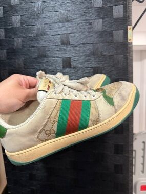 gucci as is looks dirty